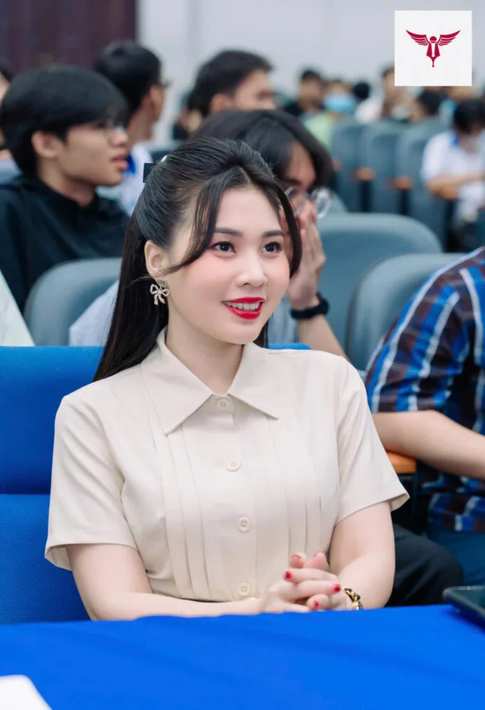 Tiểu sử về MC Tú Trinh